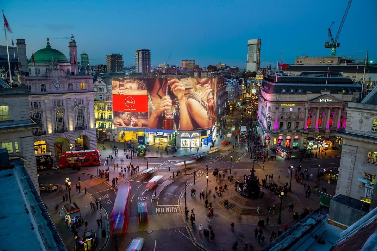 2 Bed Piccadilly 2 Лондон