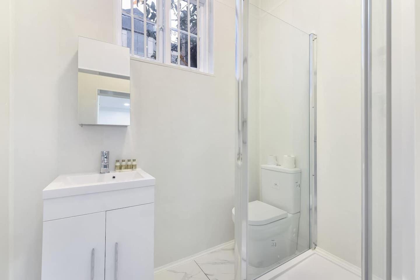2 Bed Piccadilly 2 Апартаменты