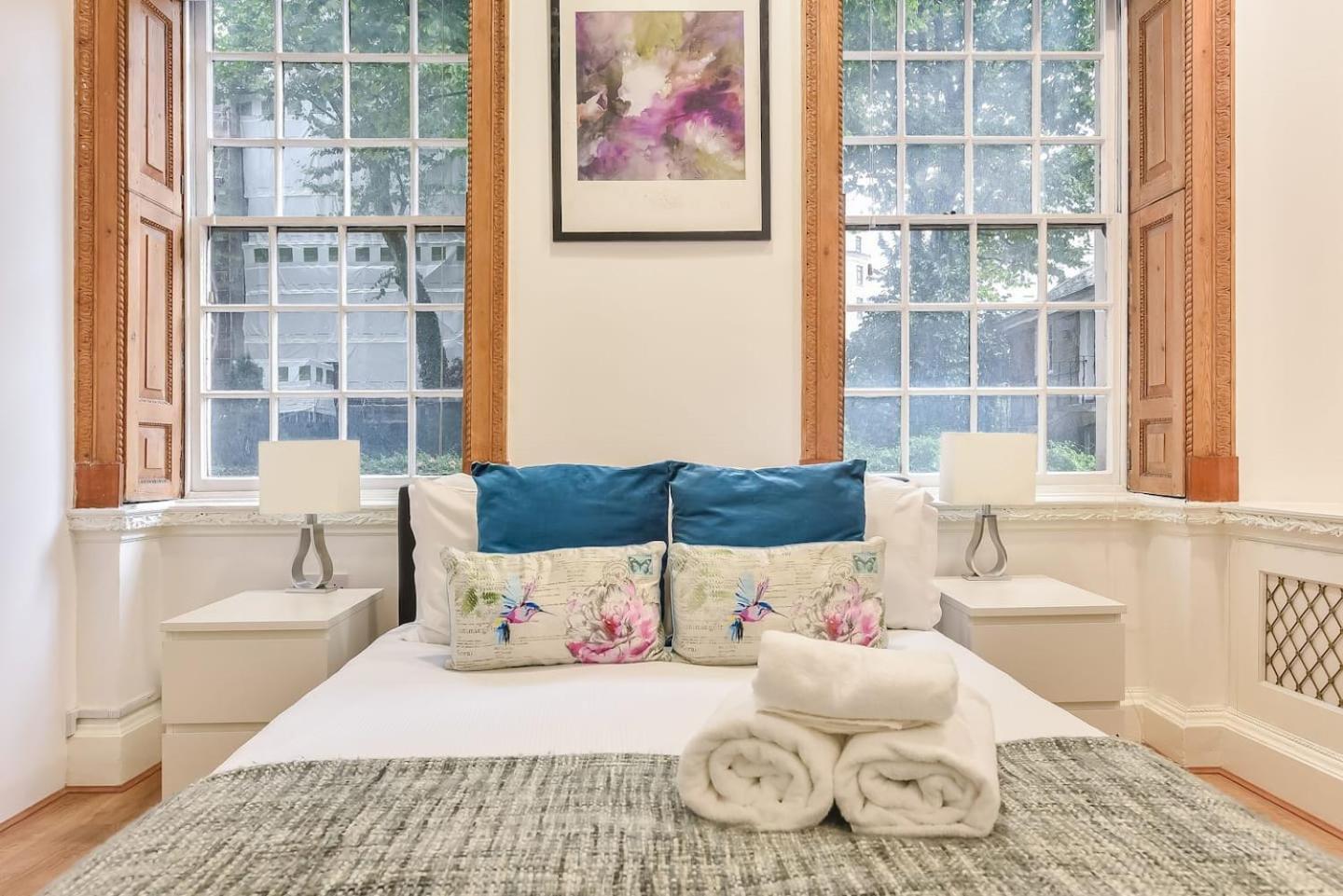 2 Bed Piccadilly 2 Лондон
